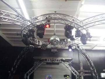 Porcellana Capriata di alluminio dello schermo della capriata/LED del cerchio di illuminazione del sistema di Bolt fabbrica